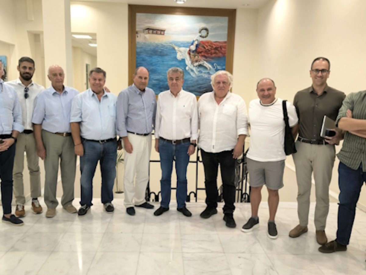 Συνάντηση Περιφερειάρχη Κρήτης με τη νέα διοίκηση του Συνδέσμου Ξενοδόχων Κρήτης