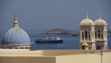 Ιταλοί ταξιδιώτες την λατρεύουν: Η Σύρος στην κορυφή των φθινοπωρινών προορισμών