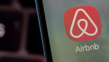 Airbnb: Ρεκόρ στις βραχυχρόνιες μισθώσεις παρά τα μέτρα