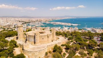 Η Ισπανία πλησιάζει την κορυφή του παγκόσμιου τουρισμού