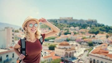 ΕΞΑ | Ο ελληνικός τουρισμός –και ειδικά η Αθήνα– εισέρχεται σε νέα φάση- τι δείχνουν οι επιδόσεις του 2025