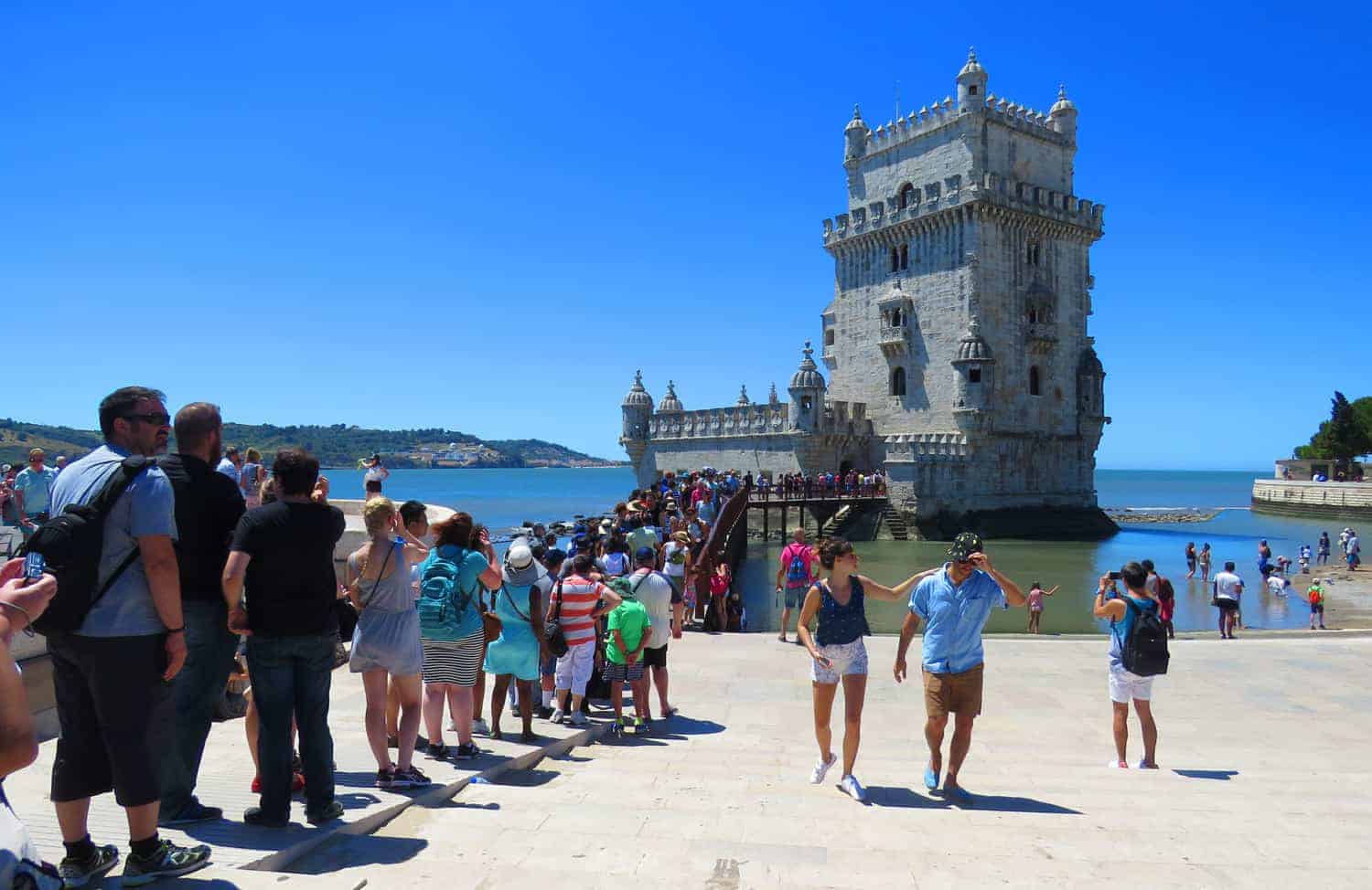 tourist-lines-at-Belem-Tower-Lisbon