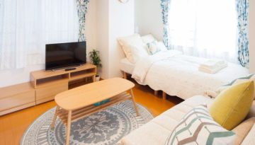 Airbnb design guide: Πώς να συνδυάσετε σαλόνι και υπνοδωμάτιο στον ίδιο χώρο