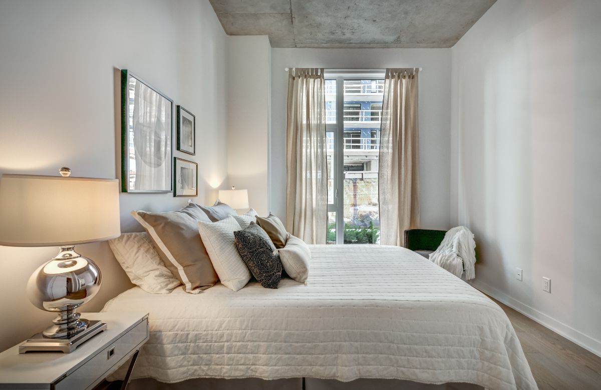 Airbnb-neo-bloko-stis-vrachichronies