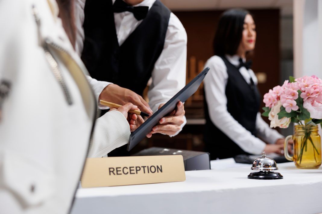 Hotels.com-eos-23-fthinoteres-i