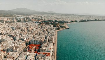 Airbnb: Αντιδράσεις για το «πάγωμα» στη Θεσσαλονίκη