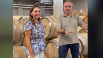 &Kappa;&epsilon;&phi;&alpha;&lambda;&omicron;&gamma;&iota;ά&nu;&nu;&eta; &alpha;&pi;ό &tau;&omicron; &Alpha;&mu;ύ&nu;&tau;&alpha;&iota;&omicron;: &laquo;&Omicron;&iota;&nu;&omicron;&tau;&omicron;&upsilon;&rho;&iota;&sigma;&tau;&iota;&kappa;ό&sigmaf; &pi;&rho;&omicron;&omicron;&rho;&iota;&sigma;&mu;ό&sigmaf; &upsilon;&psi;&eta;&lambda;ή&sigmaf; &pi;&omicron;&iota;ό&tau;&eta;&tau;&alpha;&sigmaf; &gamma;&iota;&alpha; ό&lambda;&omicron; &tau;&omicron;&nu; &chi;&rho;ό&nu;&omicron;&raquo;