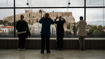 &Epsilon;&Lambda;&Sigma;&Tau;&Alpha;&Tau;: +9% &omicron;&iota; &epsilon;&iota;&sigma;&pi;&rho;ά&xi;&epsilon;&iota;&sigmaf; &sigma;&tau;&alpha; &mu;&omicron;&upsilon;&sigma;&epsilon;ί&alpha; &tau;&omicron;&nu; &Alpha;&pi;&rho;ί&lambda;&iota;&omicron; &ndash; &Pi;&tau;ώ&sigma;&eta; &sigma;&tau;&omicron;&upsilon;&sigmaf; &alpha;&rho;&chi;&alpha;&iota;&omicron;&lambda;&omicron;&gamma;&iota;&kappa;&omicron;ύ&sigmaf; &chi;ώ&rho;&omicron;&upsilon;&sigmaf; &ndash; &Tau;&Alpha; &Nu;&Epsilon;&Alpha;