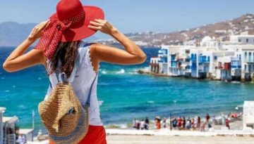 Ταξιδιωτικές εμπειρίες: Η νέα μεγάλη μάχη του τουρισμού – Πώς Airbnb και Tripadvisor αλλάζουν την αγορά