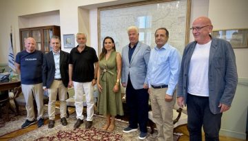&Kappa;&epsilon;&phi;&alpha;&lambda;&omicron;&gamma;&iota;ά&nu;&nu;&eta; &ndash; &Tau;&rho;&epsilon;&pi;&epsilon;&kappa;&lambda;ή&sigmaf;: &Sigma;&tau;&omicron; &epsilon;&pi;ί&kappa;&epsilon;&nu;&tau;&rho;&omicron; &eta; &nu;έ&alpha; &tau;&omicron;&upsilon;&rho;&iota;&sigma;&tau;&iota;&kappa;ή &sigma;&tau;&rho;&alpha;&tau;&eta;&gamma;&iota;&kappa;ή &gamma;&iota;&alpha; &tau;&alpha; &Iota;ό&nu;&iota;&alpha; &Nu;&eta;&sigma;&iota;ά &ndash; &Tau;&Omicron;&Upsilon;&Rho;&Iota;&Sigma;&Mu;&Omicron;&Sigma;