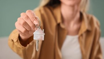 STAMA &kappa;&alpha;&iota; EHHA: &Omicron;&iota; &pi;&epsilon;&rho;&iota;&omicron;&rho;&iota;&sigma;&mu;&omicron;ί &sigma;&tau;&iota;&sigmaf; &beta;&rho;&alpha;&chi;&upsilon;&chi;&rho;ό&nu;&iota;&epsilon;&sigmaf; &mu;&iota;&sigma;&theta;ώ&sigma;&epsilon;&iota;&sigmaf; &delta;&epsilon;&nu; &phi;έ&rho;&nu;&omicron;&upsilon;&nu; &pi;&epsilon;&rho;&iota;&sigma;&sigma;ό&tau;&epsilon;&rho;&alpha; &sigma;&pi;ί&tau;&iota;&alpha; &ndash; &Kappa;&Lambda;&Alpha;&Delta;&Iota;&Kappa;&Alpha; &Nu;&Epsilon;&Alpha;