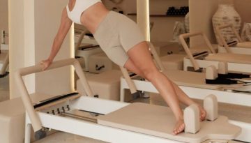 Reformer Pilates: &Tau;&iota; &mu;&pi;&omicron;&rho;&epsilon;ί &nu;&alpha; &pi;&rho;&omicron;&sigma;&epsilon;&lambda;&kappa;ύ&sigma;&epsilon;&iota; &tau;&omicron;&upsilon;&sigmaf; &Gamma;&epsilon;&rho;&mu;&alpha;&nu;&omicron;ύ&sigmaf; &tau;&omicron;&upsilon;&rho;ί&sigma;&tau;&epsilon;&sigmaf; &sigma;&tau;&alpha; &epsilon;&lambda;&lambda;&eta;&nu;&iota;&kappa;ά &xi;&epsilon;&nu;&omicron;&delta;&omicron;&chi;&epsilon;ί&alpha;