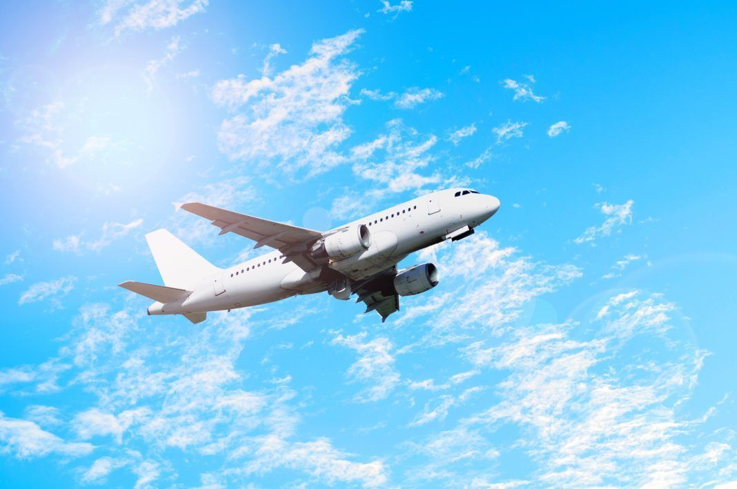 airplane_shutterstock_2501954659