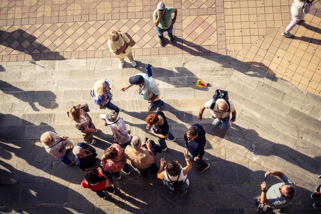 spain_tourists_shutterstock_2697718117