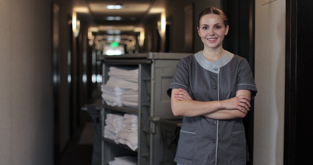 worker_shutterstock_2660343455